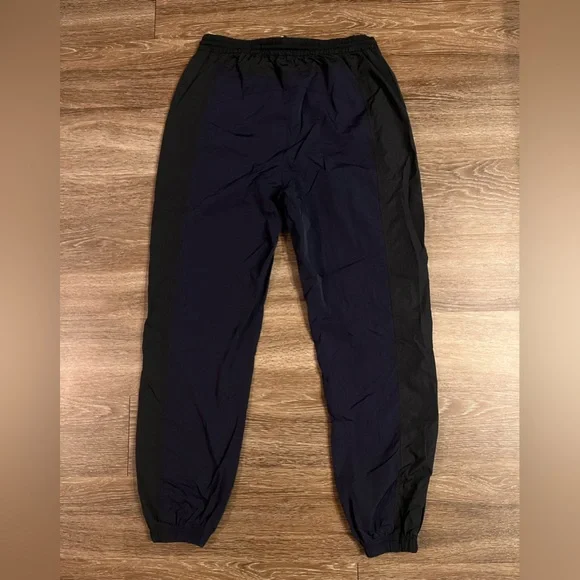 Lululemon Evergreen Track Pant in True Navy / Black Size 8